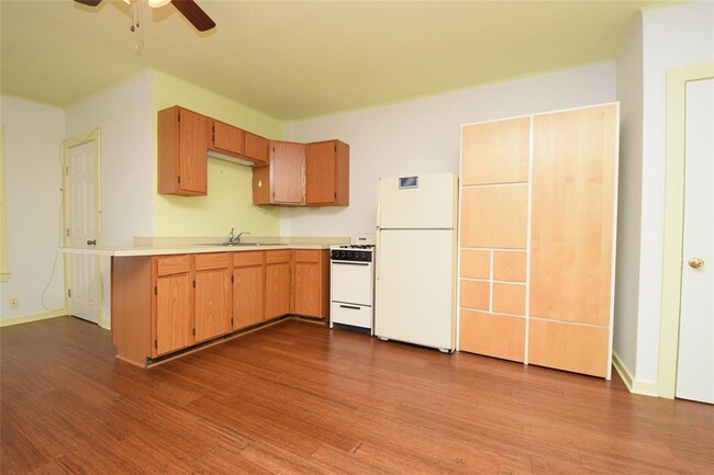 Building Photo - 2801 Lafayette Ave
