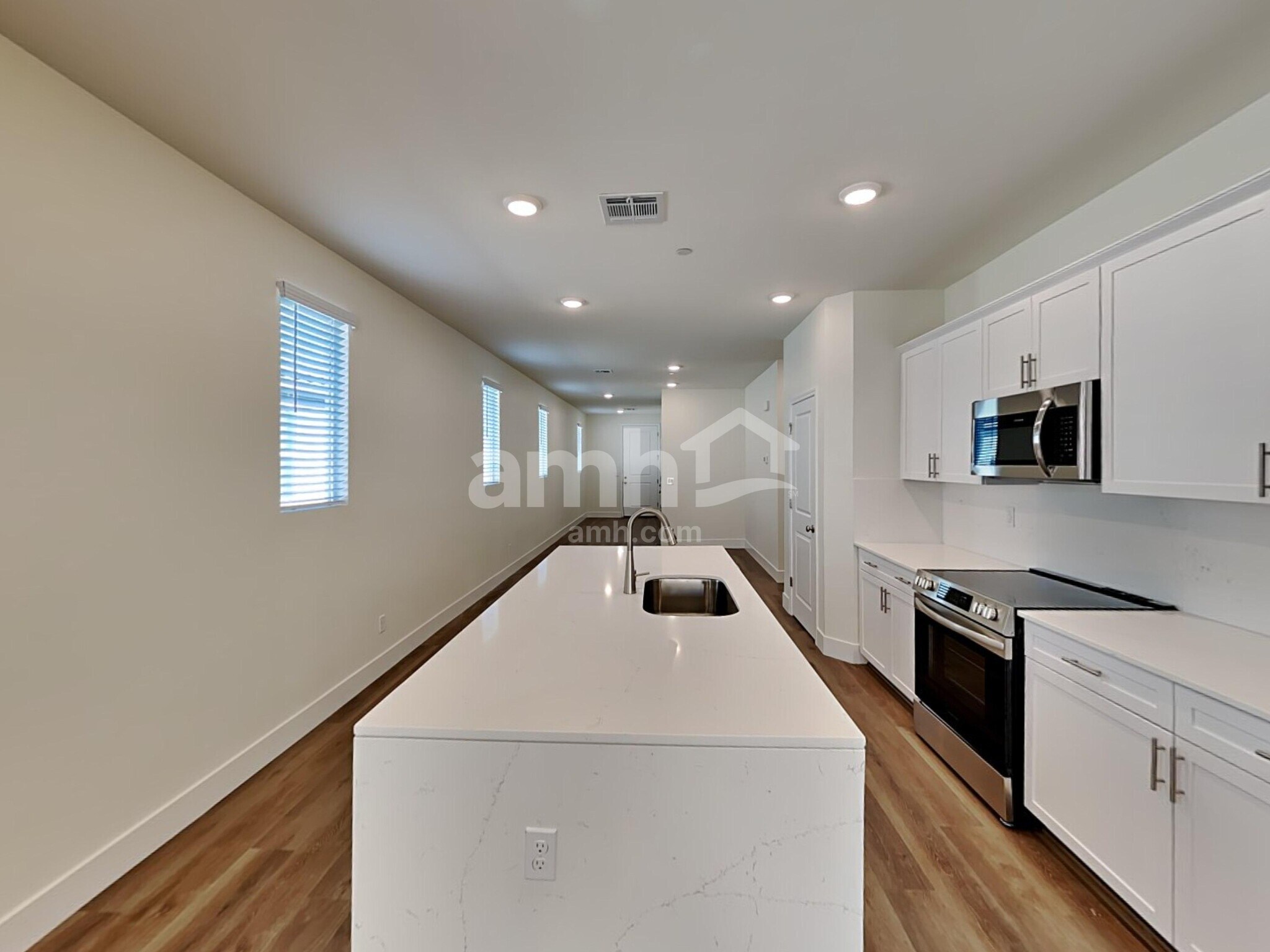 Building Photo - 521 Sacred Lotus Pl