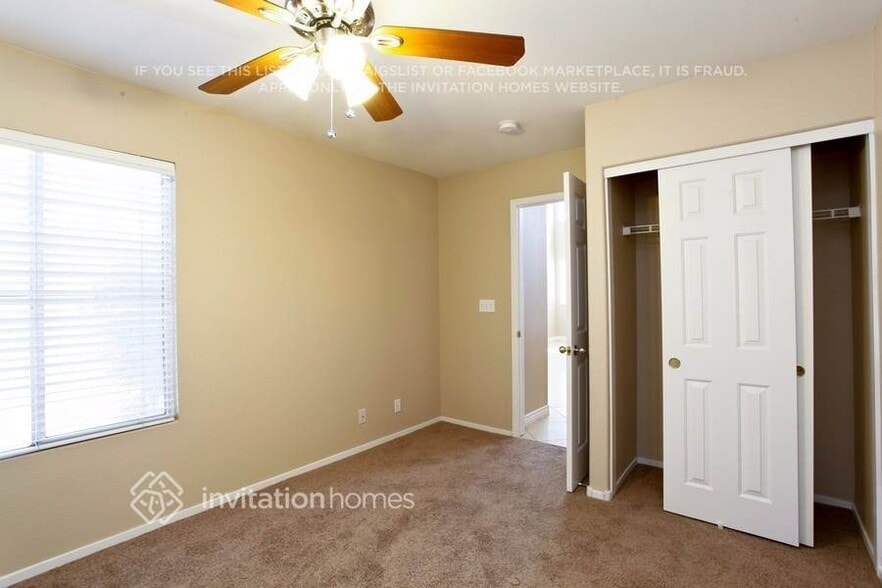 Building Photo - 5910 Red Dawn St