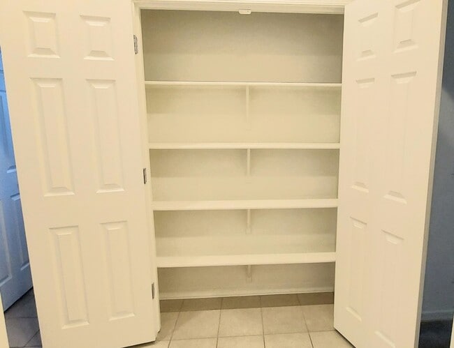 Building Photo - "COMING SOON" Lovely 3 Bedroom Home in Gre...