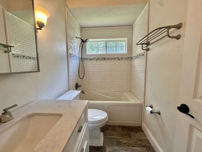 Building Photo - Spacious 4-Bedroom Gem in Sought-After Brookfield | Over 2,000 Sq Ft + Smart Features