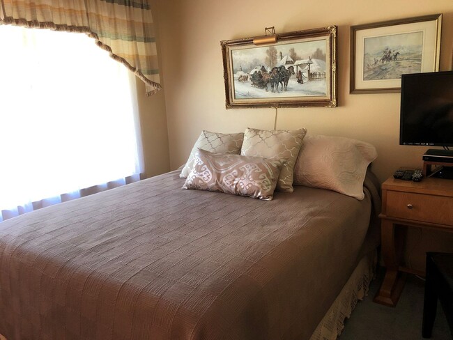 Building Photo - Charming Single Level 2br/2Ba Condo In Oak...