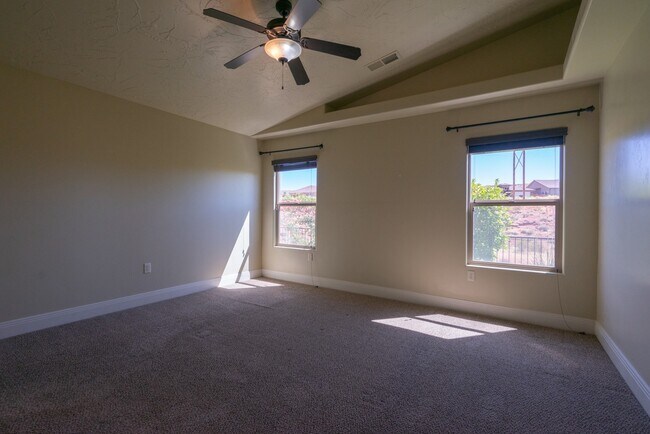 Building Photo - 2031 East Colorado Drive