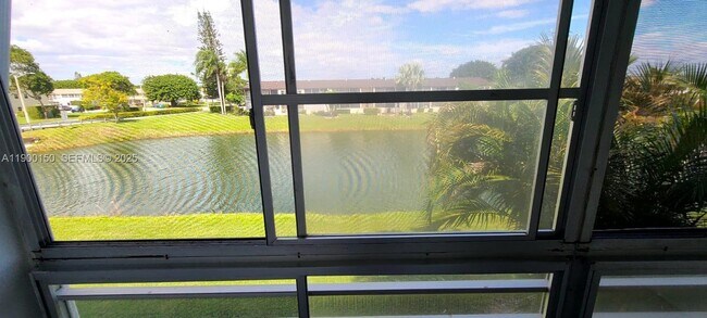 Building Photo - 92 Berkshire D