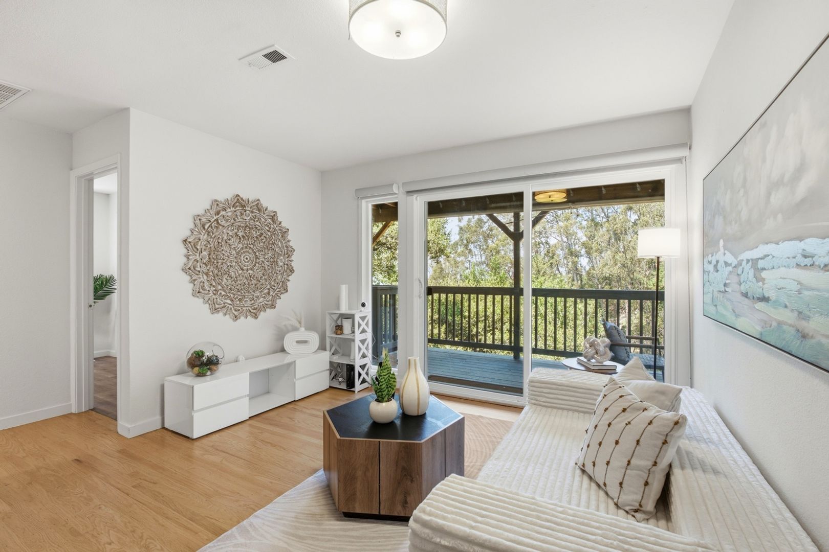 Building Photo - 2323 Mastlands Dr