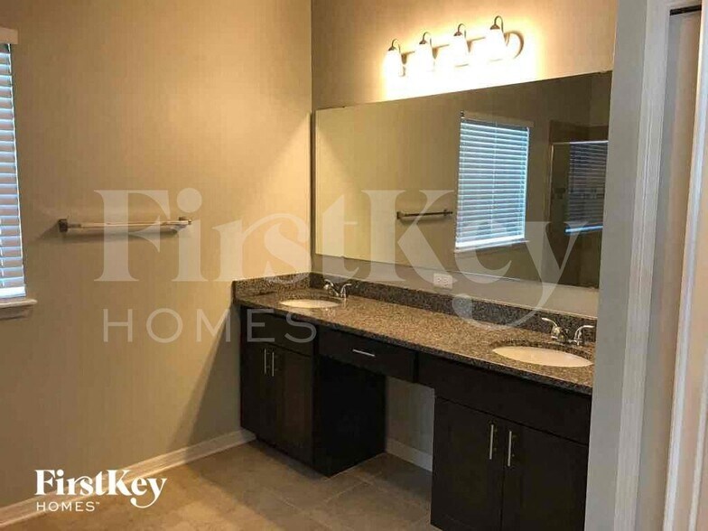 Building Photo - 1124 Berkley Ridge Ln