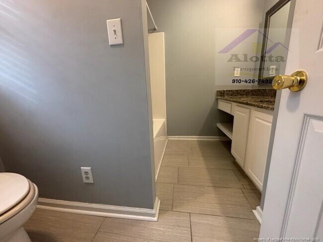 Building Photo - 505 Meadowland Ct