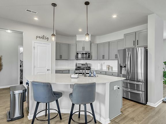 Building Photo - Build Equity While Leasing - Lease and Own...