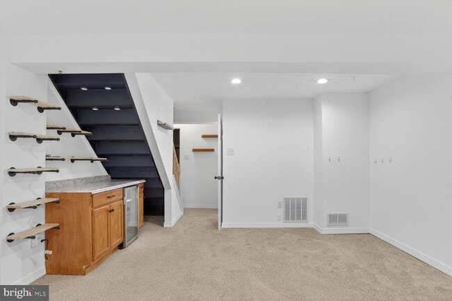 Building Photo - 3 Verity Ct