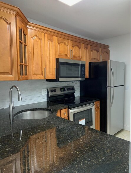 Building Photo - 617 Sea Pine Way