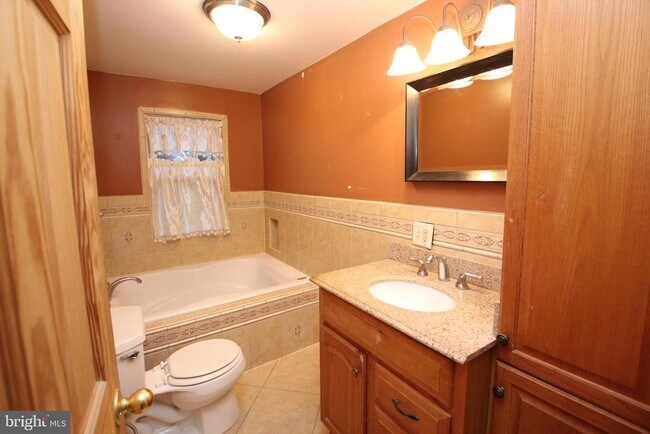 Building Photo - 2448 Pershing Ave