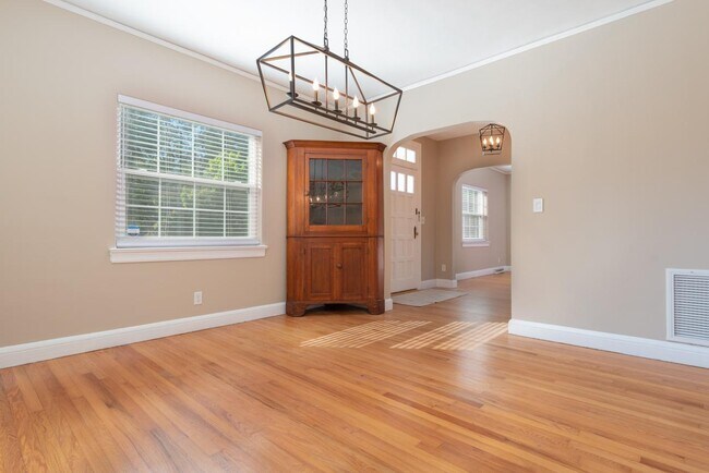 Building Photo - 1515 Marco Pl