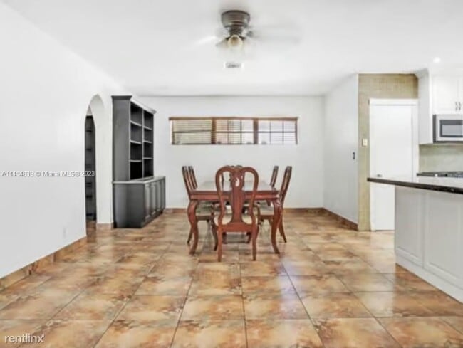 Building Photo - 4 br, 2 bath House - 1232 NE 176th Ter