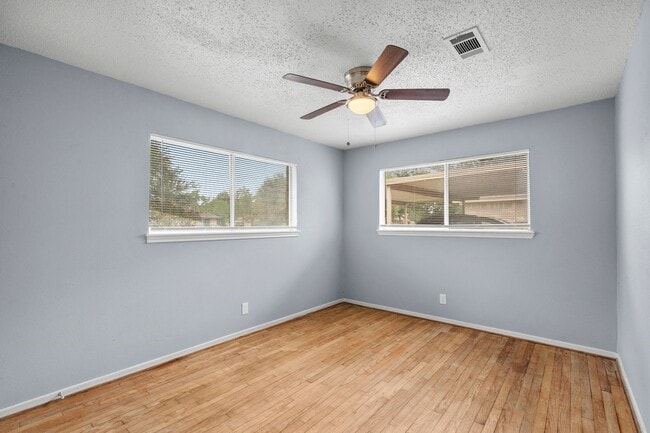 Building Photo - 7405 Carver Ave