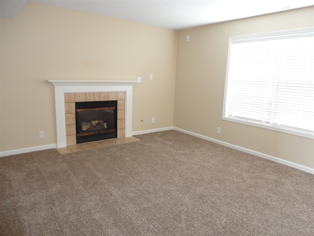 Building Photo - 8637 Trumpeter Dr