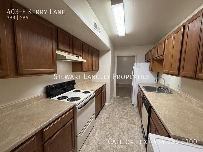 Building Photo - 403 Kerry Ln