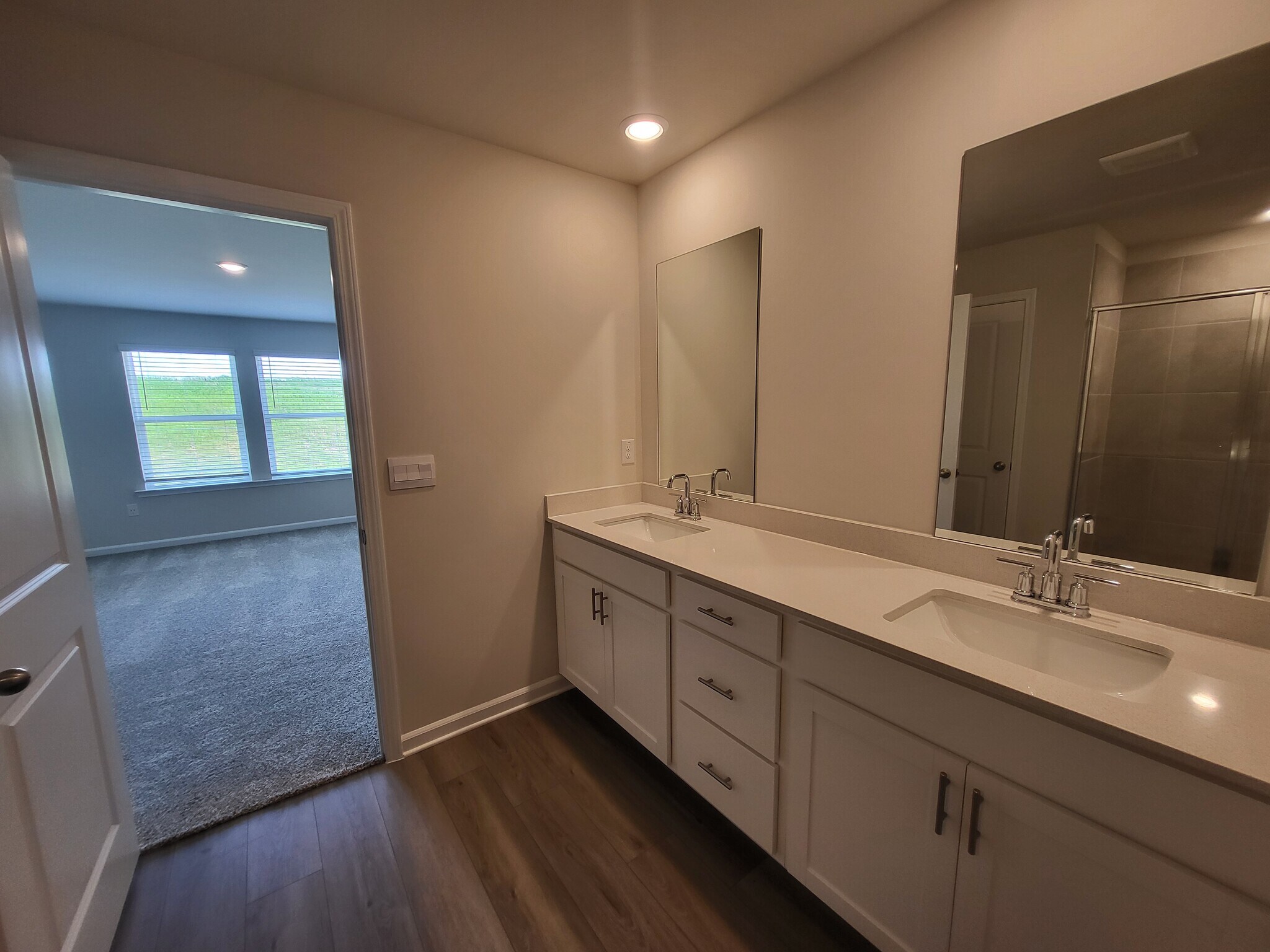 Master En'Suite - 250 Sope Creek Cir