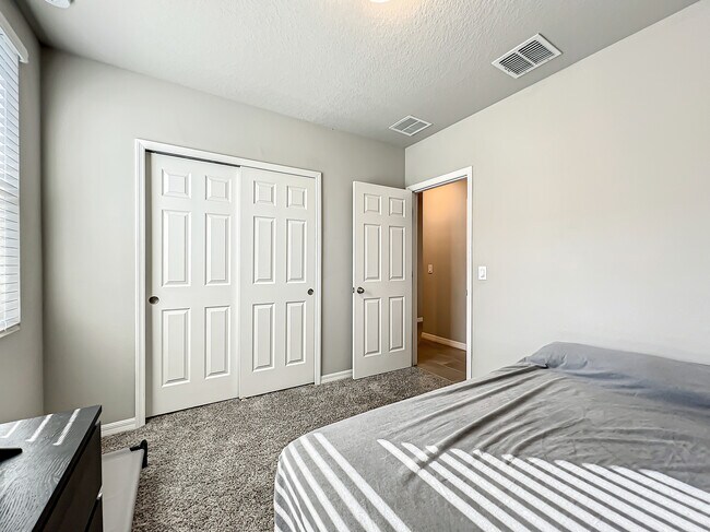 Building Photo - 2362 Brassie Ct