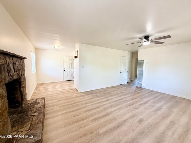 Building Photo - 2859 Meadow Ln