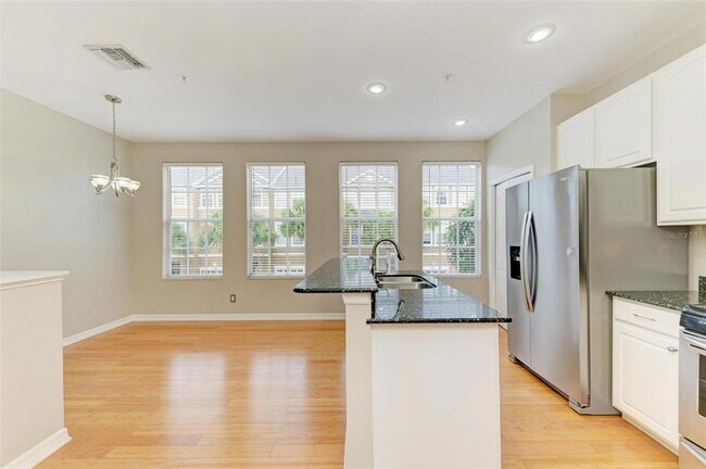Building Photo - 2926 Bayshore Pointe Dr