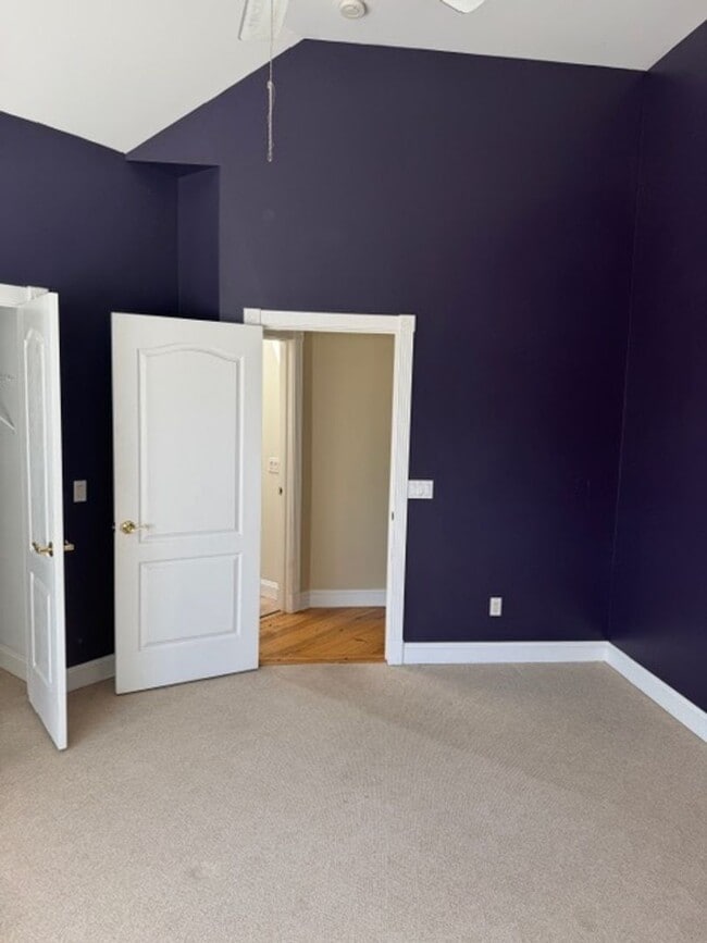 Building Photo - Welcome To Midway Farms NO HOA