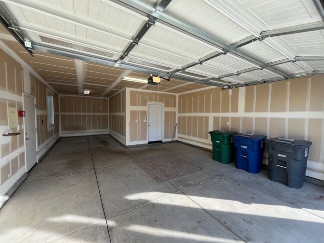 Building Photo - 1037 Shultz Ln