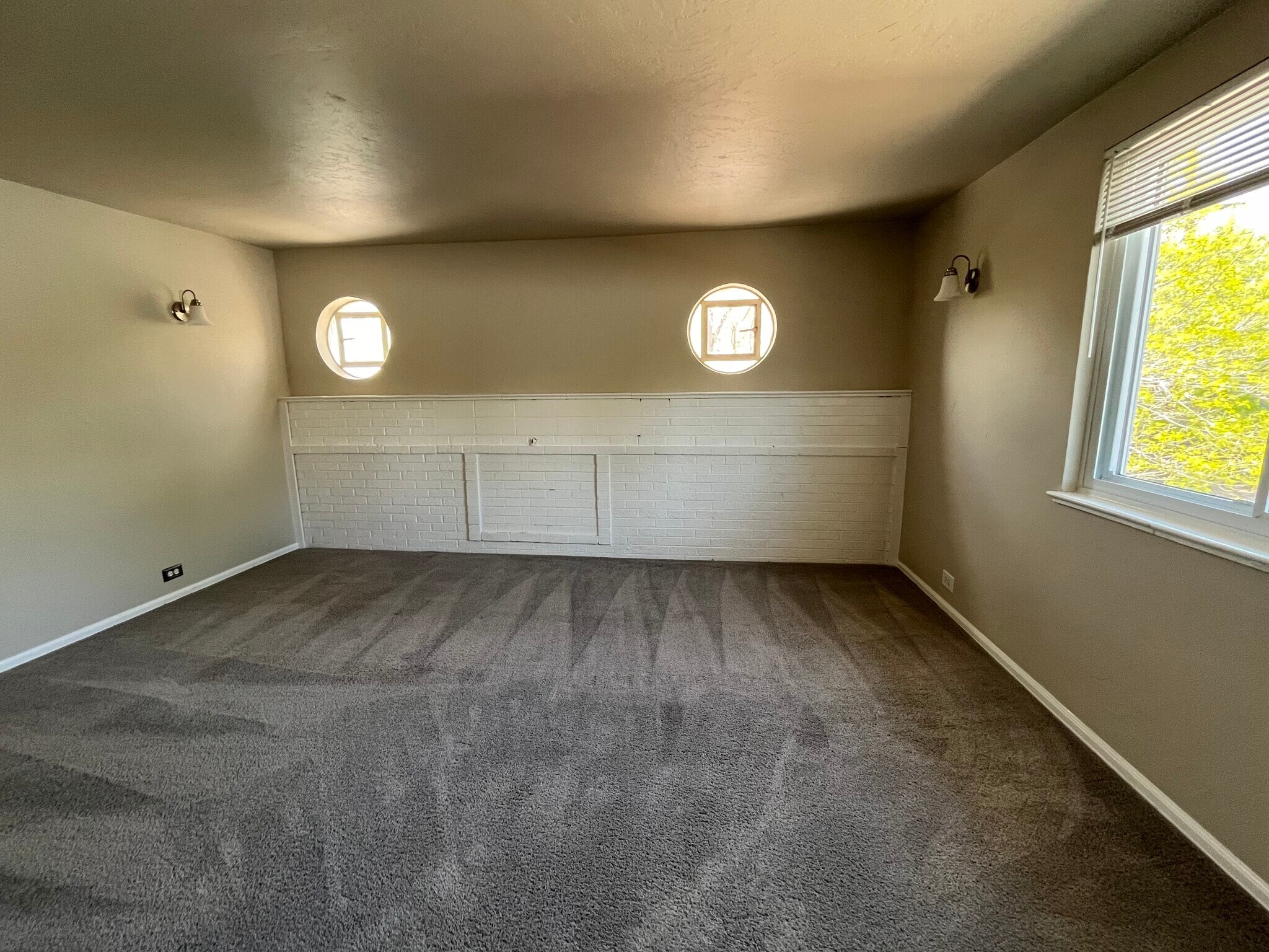 Building Photo - 2500 Winona Ct