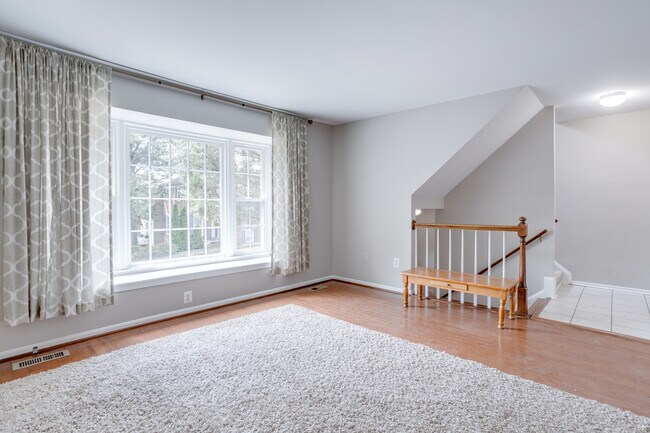 Building Photo - 4685 Forestdale Dr