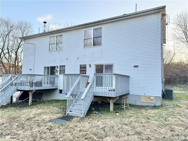 Building Photo - 18 Old Little Britain Rd