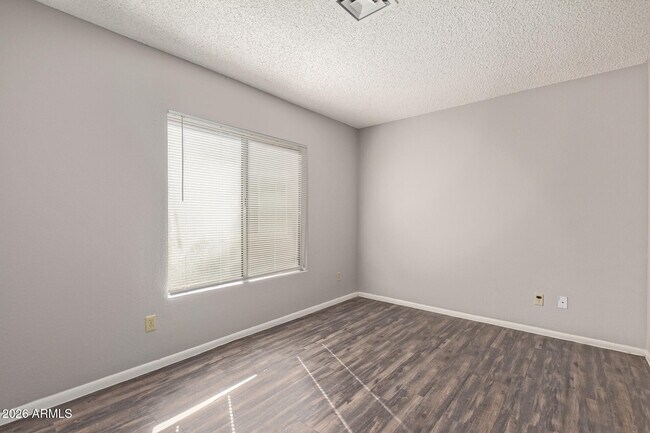 Building Photo - 8651 N 107th Dr