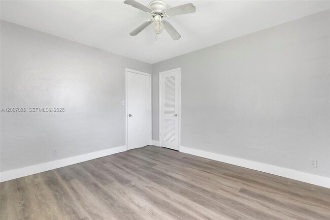 Building Photo - 923 N 17th Ave