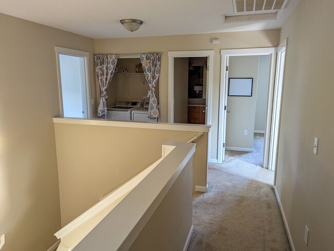 Building Photo - 1382 Glacier View St SE