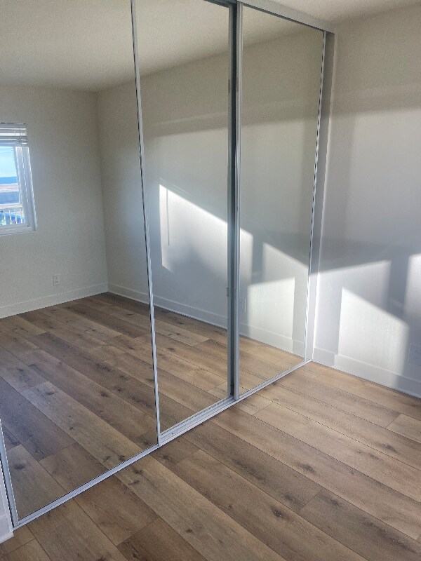 Building Photo - 284 E Surfside Dr