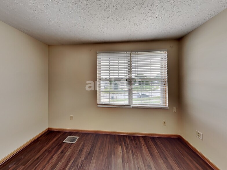 Building Photo - 8438 Lucerne Dr