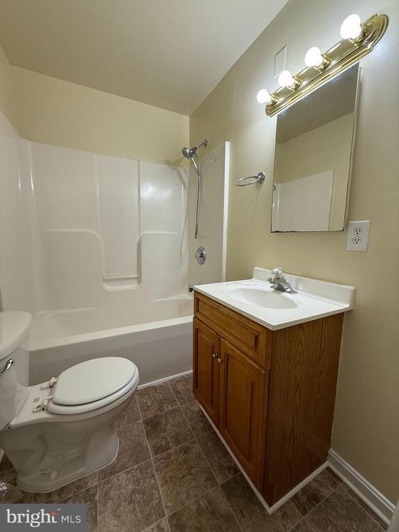 Building Photo - 10032 Kings Hwy