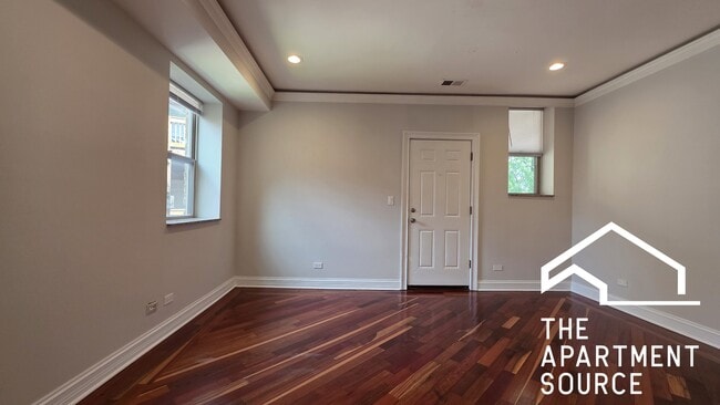 Building Photo - 2038 W Touhy Ave
