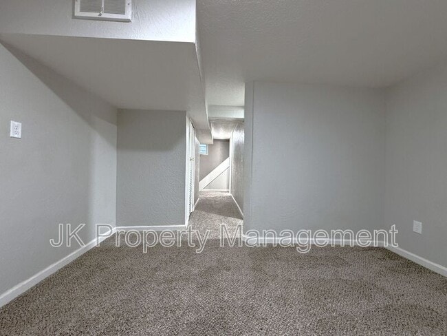 Building Photo - 2312 5th Ave N