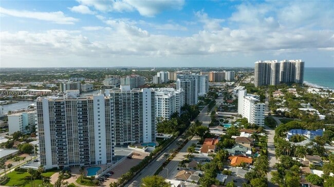 Building Photo - 2715 N Ocean Blvd