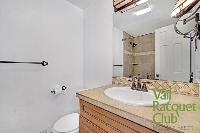 Building Photo - Available March-December ONLY - 2BR + Loft, 2BA with Health Club Membership