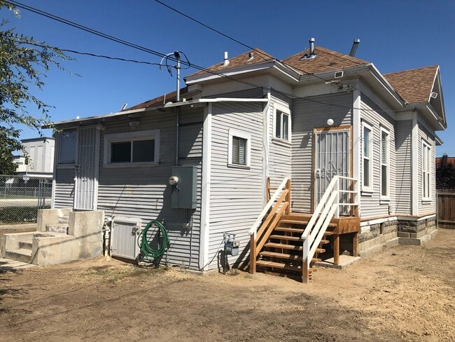 Building Photo - 717 Monterey St