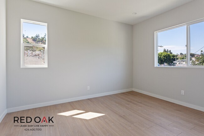 Building Photo - 4506 Esmeralda St