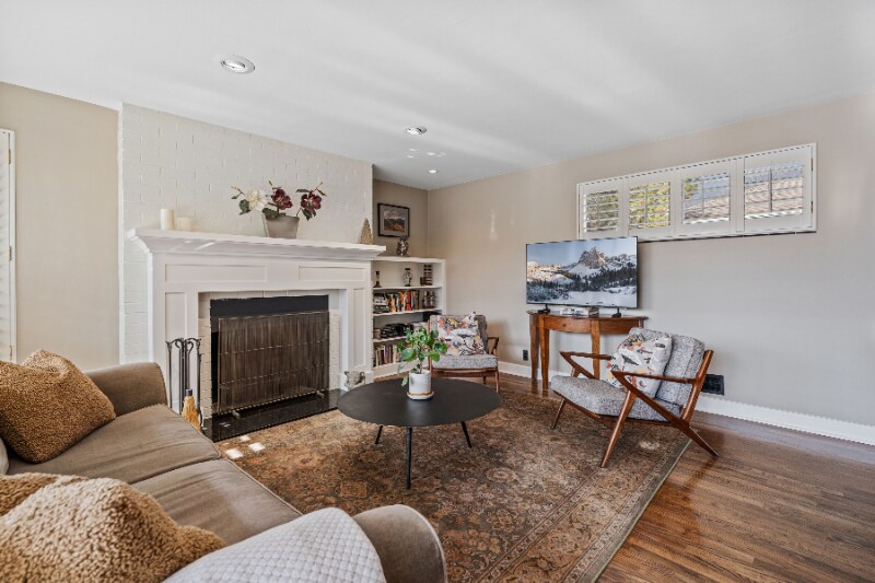 Primary Photo - 1545 S 2300 E