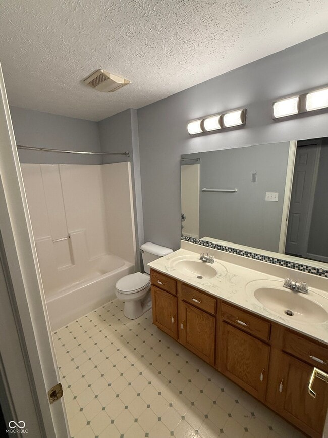 Building Photo - 9230 Eden Woods Ct