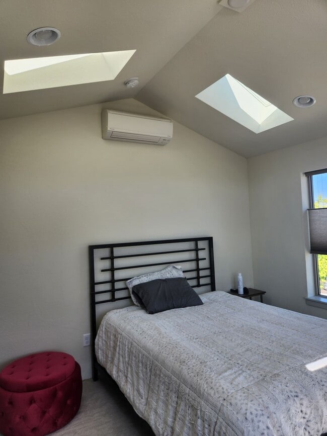 Building Photo - COMING SOON - Lovely Talent home - Can be ...