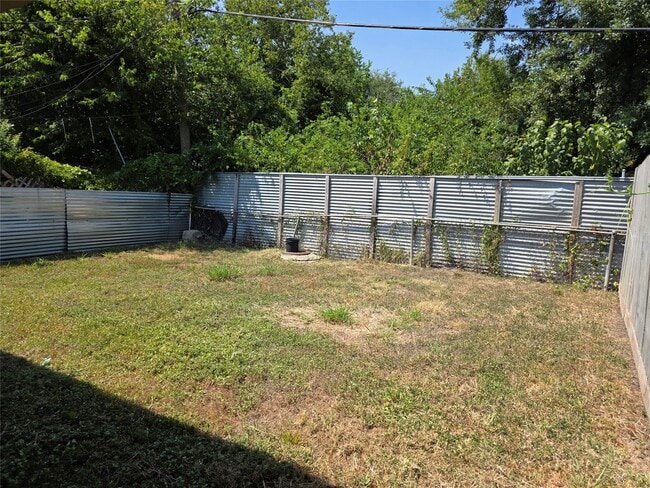 Building Photo - 15051 Woodforest Blvd