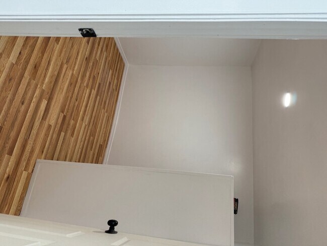 Building Photo - 111-23 Inwood St