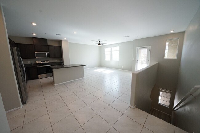 Building Photo - Showings Available Now