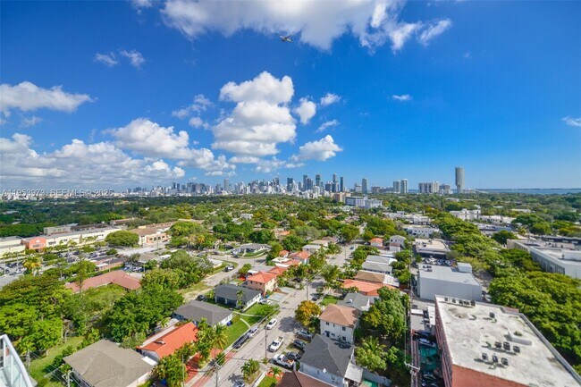 Building Photo - 1401 SW 22nd St