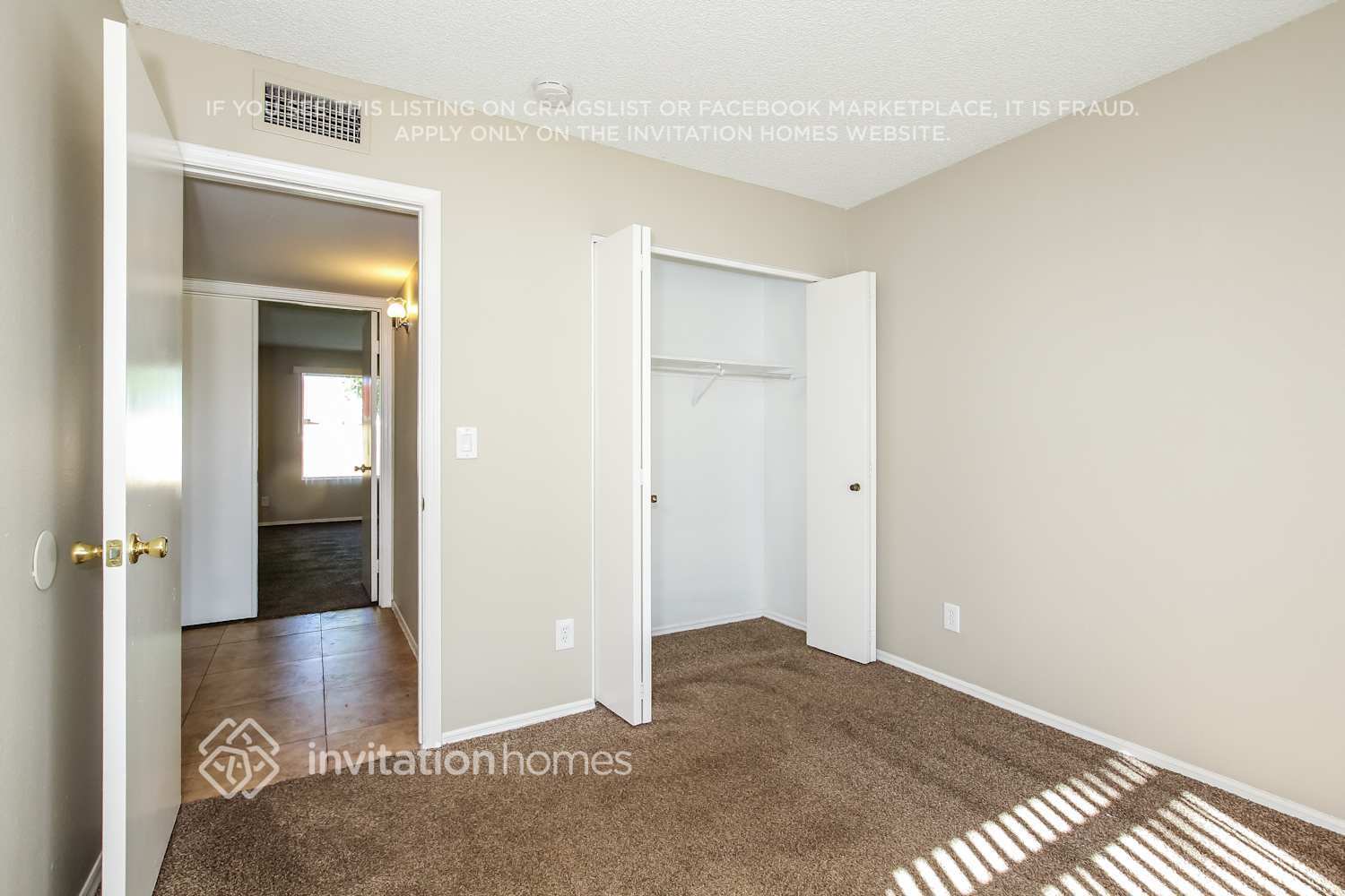 Building Photo - 5416 W Diana Ave