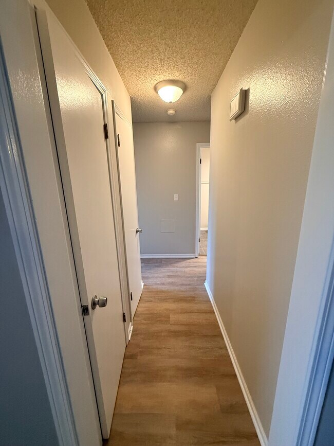 Building Photo - 7405 E 17th St N